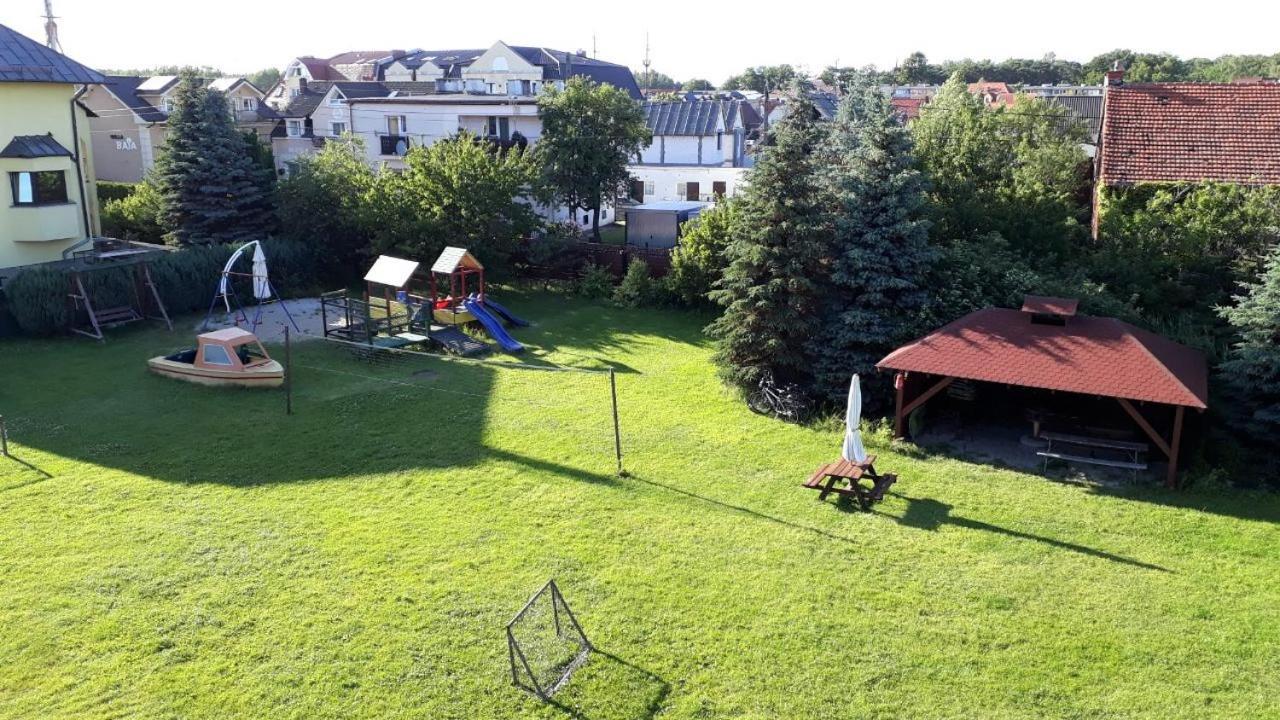 Ow Wilk - Pokoje I Domki Z Aneksami Kuchennymi, Parking, Plac Zabaw Leba Luaran gambar